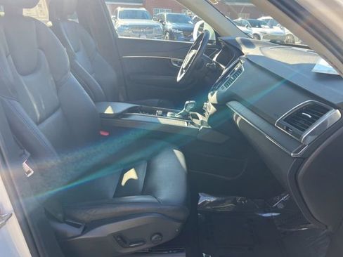 Used 2020 Volvo XC90 T5 Momentum w/ Protection Package Premier image 16