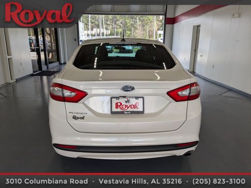 Used 2014 Ford Fusion SE image 3