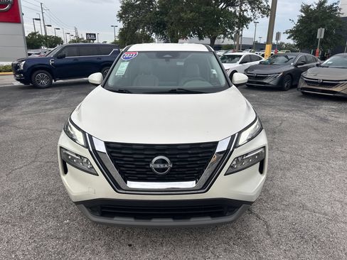 Used 2023 Nissan Rogue SV FWD image 3