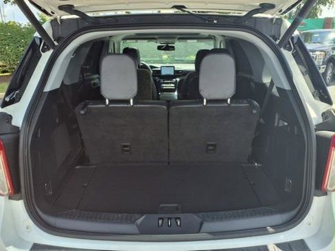 Used 2022 Ford Explorer Limited image 30