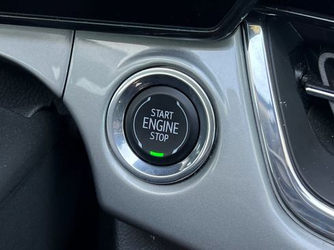 Used 2025 Chevrolet Trax LT FWD image 24