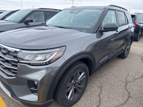 New 2026 Ford Explorer Active w/ Active Comfort Package image 17