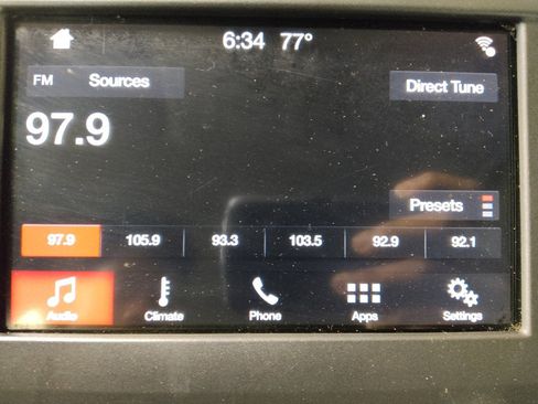 Used 2018 Ford Fusion SE w/ Fusion SE Technology Package FWD image 25