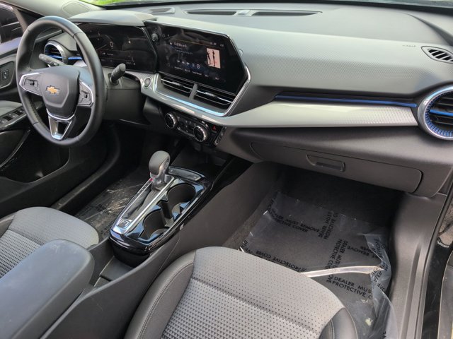 Used 2025 Chevrolet Trax LT w/ LT Convenience Package FWD image 31