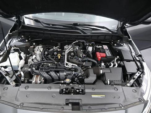 Used 2025 Nissan Altima 2.5 SR FWD image 12