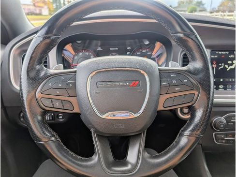 Used 2022 Dodge Charger R/T w/ Blacktop Package image 19