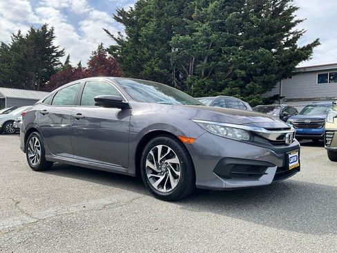 Used 2018 Honda Civic EX image 2