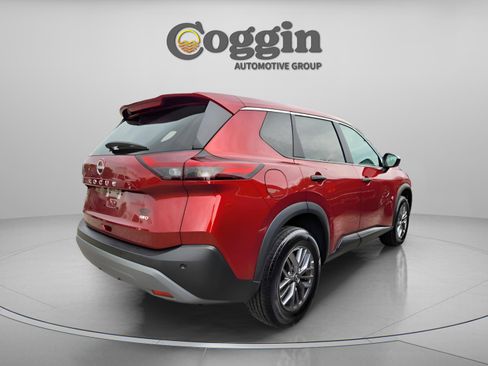 Used 2023 Nissan Rogue S image 11