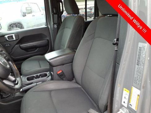 Used 2020 Jeep Wrangler Unlimited Sport AWD/4WD image 17