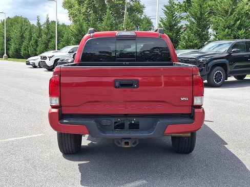 Used 2017 Toyota Tacoma TRD Sport w/ Tow Package (A/T) AWD/4WD image 5
