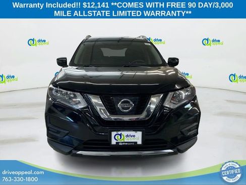 Used 2017 Nissan Rogue SV image 2