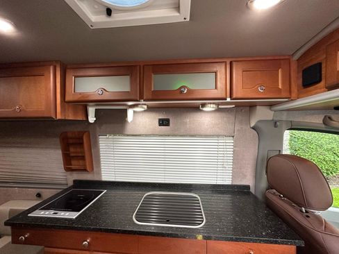 Used 2016 Mercedes-Benz Sprinter 2500 image 60