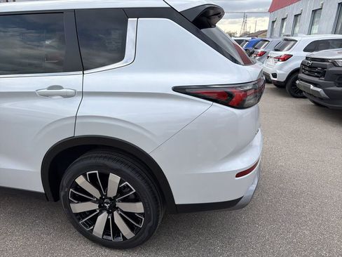 New 2026 Mitsubishi Outlander SE AWD/4WD image 7