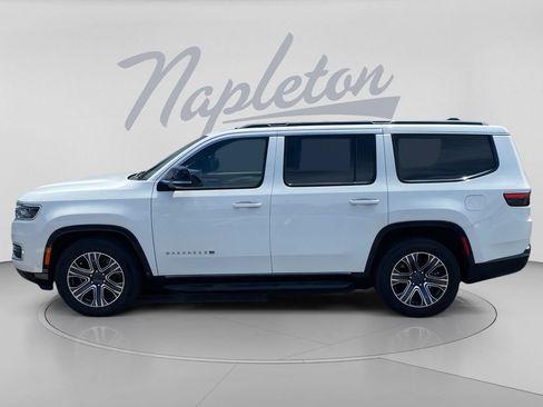 Used 2024 Jeep Wagoneer Series II w/ Flexible Seating Group RWD image 6