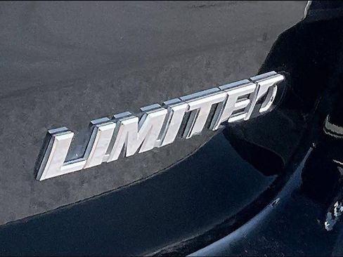 Used 2018 Toyota Highlander Limited image 11