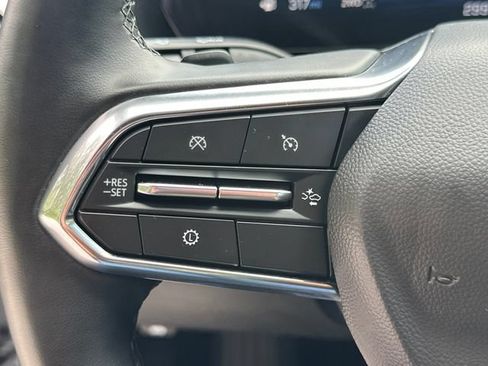 Used 2025 Chevrolet Equinox LT AWD/4WD image 26