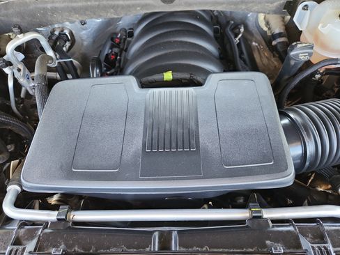 Used 2025 Chevrolet Silverado 1500 LT AWD/4WD image 18