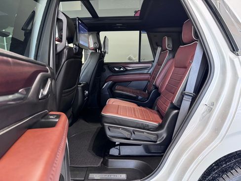 Certified 2024 GMC Yukon Denali Ultimate image 11