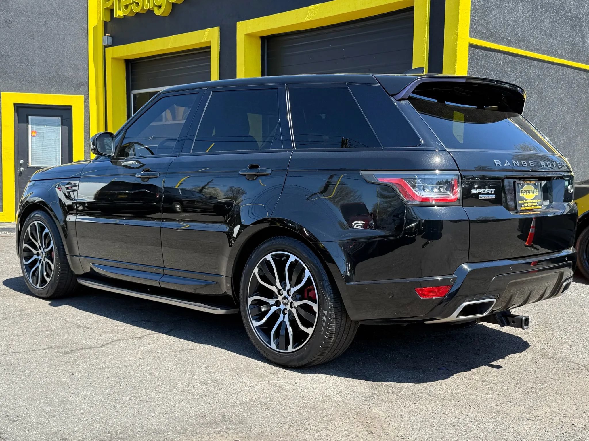 Used 2018 Land Rover Range Rover Sport Supercharged AWD/4WD image 4