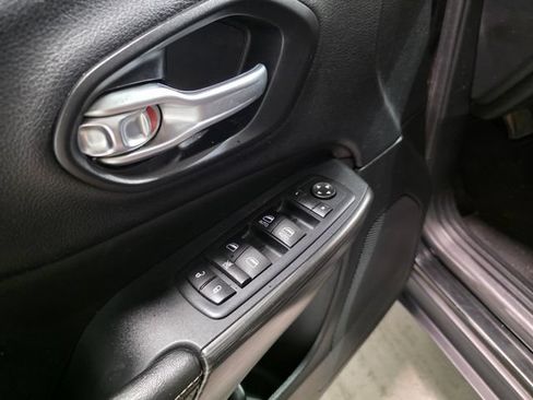 Used 2016 Jeep Cherokee Limited AWD/4WD image 11