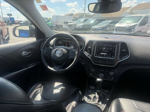 Used 2022 Jeep Cherokee Trailhawk w/ Premium Leather Package AWD/4WD image 56