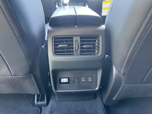 Certified 2025 Nissan Rogue SL w/ SL Premium Package AWD/4WD image 17