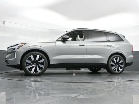 Used 2025 Volvo EX90 Ultra AWD/4WD image 45