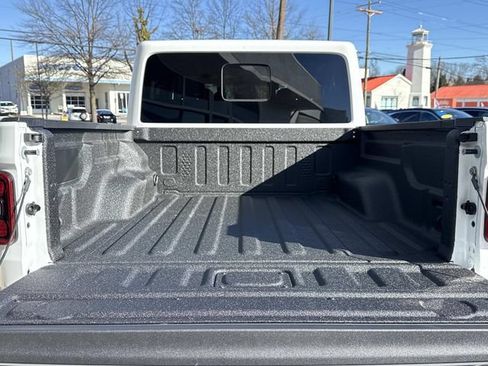 New 2026 Jeep Gladiator Sport AWD/4WD image 24
