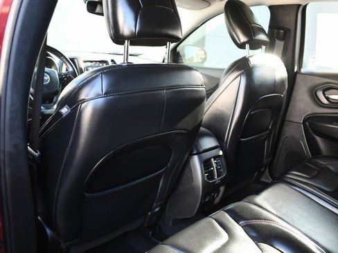 Used 2021 Jeep Cherokee Trailhawk w/ Comfort/Convenience Group image 21