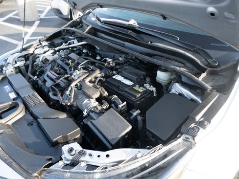 Used 2021 Toyota Corolla SE image 32