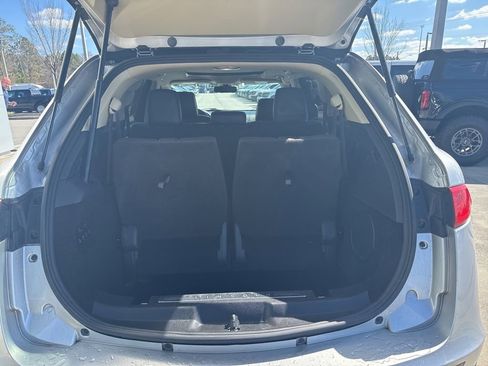 Used 2019 Lincoln MKT AWD image 32