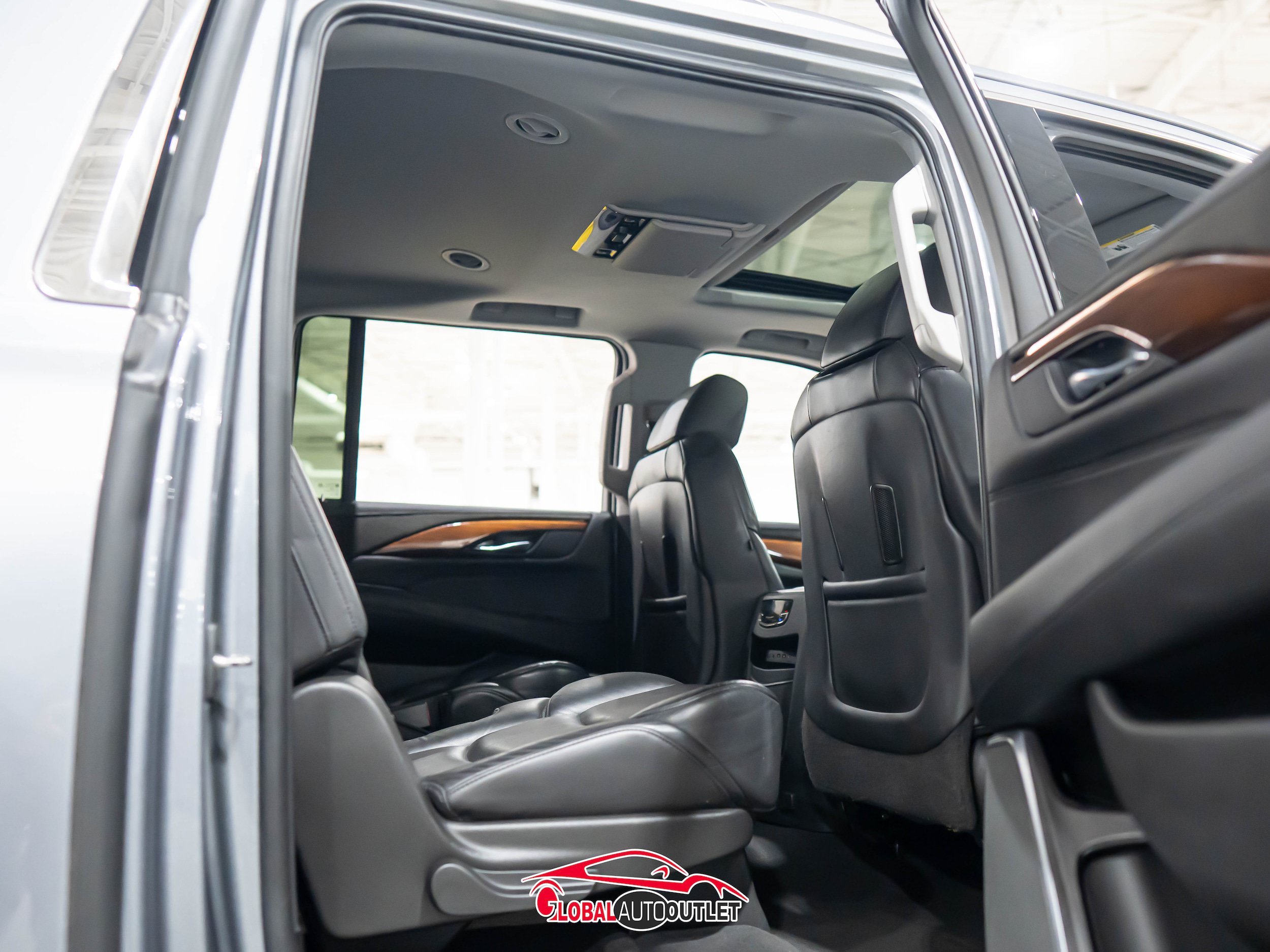 Used 2019 Cadillac Escalade ESV Luxury AWD/4WD image 19