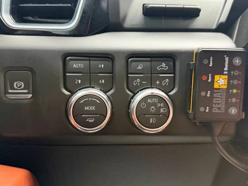 Used 2024 GMC Sierra 3500 Denali Ultimate AWD/4WD image 28