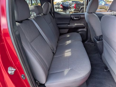 Used 2019 Toyota Tacoma TRD Sport w/ Technology Package RWD image 5