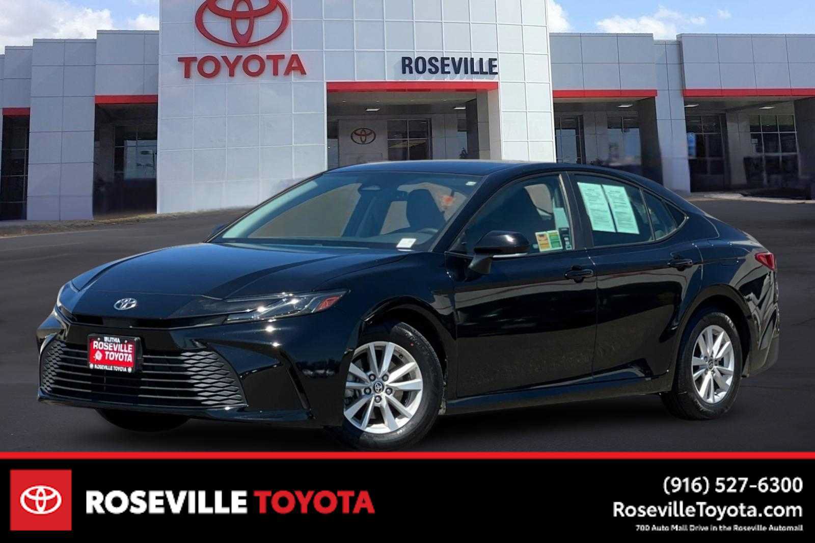 Used 2025 Toyota Camry LE FWD image 1