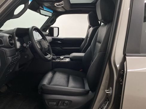 Used 2025 Toyota Land Cruiser w/ Premium Package image 15