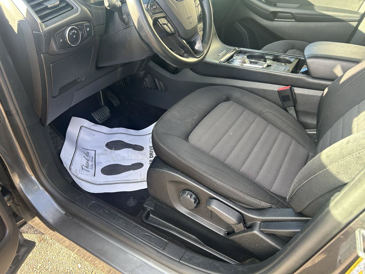 Used 2019 Ford Edge SE FWD image 10
