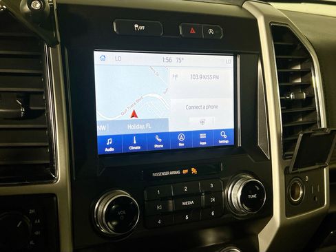 Used 2019 Ford F150 Lariat w/ Equipment Group 502A Luxury AWD/4WD image 28