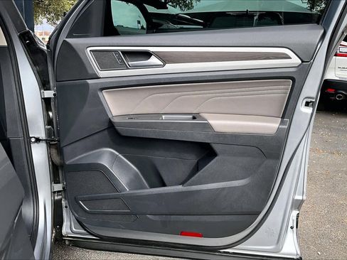 Used 2023 Volkswagen Atlas SE image 23