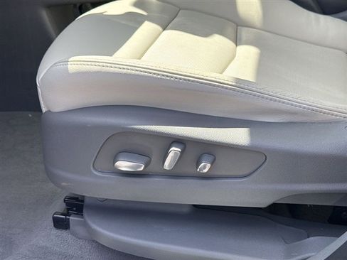 Certified 2024 Cadillac XT6 Premium Luxury w/ LPO, Floor Liner Package AWD/4WD image 39