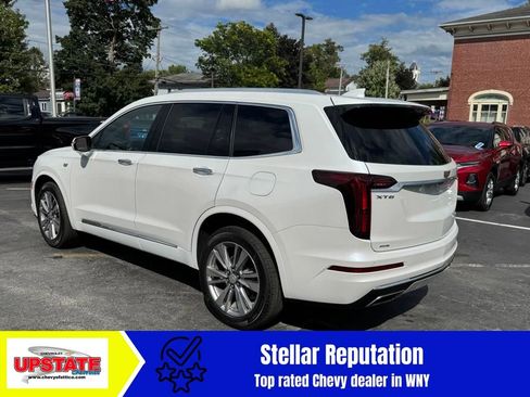 Used 2023 Cadillac XT6 Premium Luxury image 3