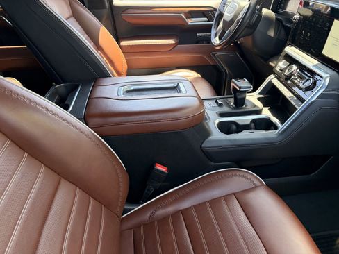 Used 2022 GMC Sierra 1500 Denali Ultimate AWD/4WD image 12