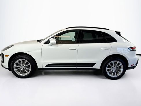 Used 2024 Porsche Macan Turbo image 8
