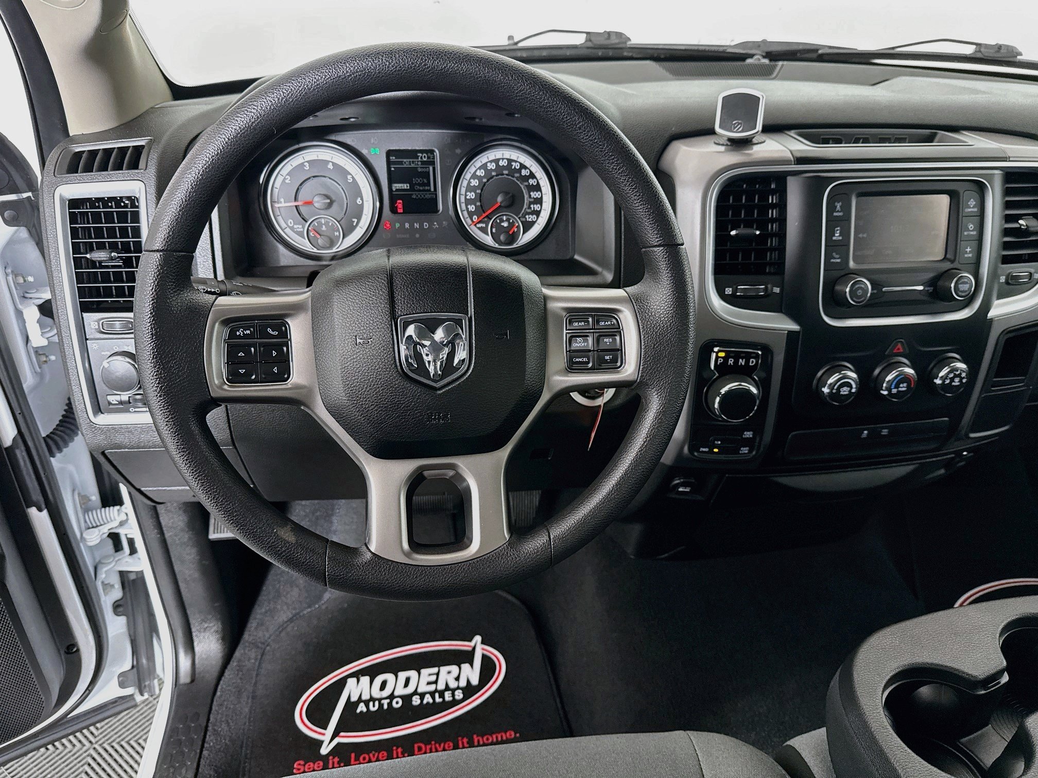 Used 2022 RAM 1500 Classic SLT AWD/4WD image 23