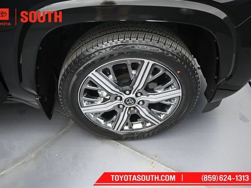 Used 2024 Toyota Sequoia Capstone AWD/4WD image 42