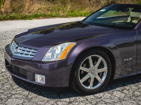 Used 2004 Cadillac XLR image 42