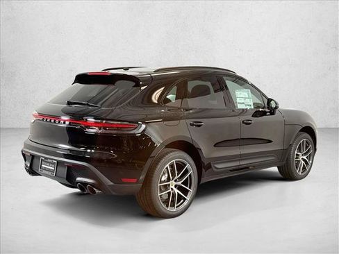 Certified 2026 Porsche Macan AWD/4WD image 9