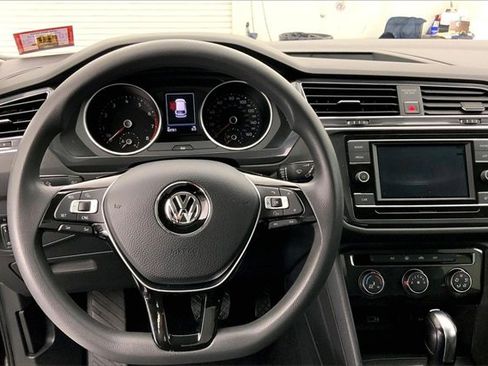 Used 2018 Volkswagen Tiguan S image 6