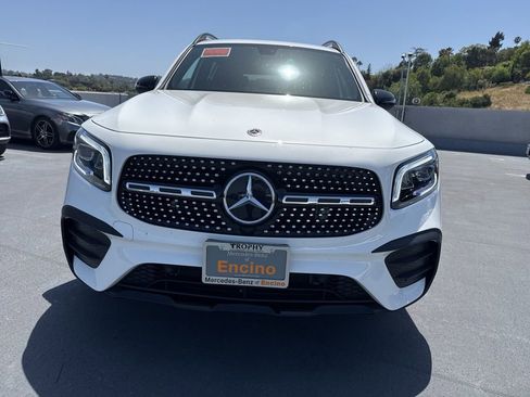 Used 2023 Mercedes-Benz GLB 250 4MATIC image 2