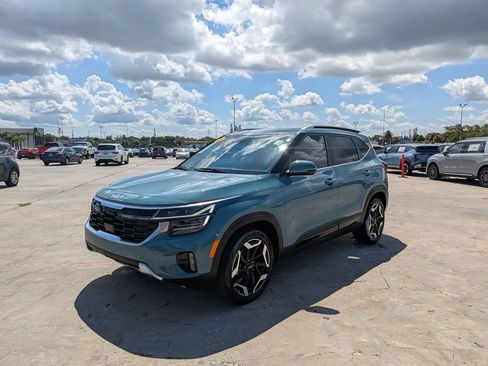 Certified 2025 Kia Seltos SX w/ SX Sunroof Package AWD/4WD image 4